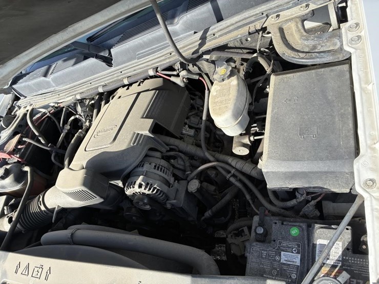 2013-chevrolet-3500-image-7