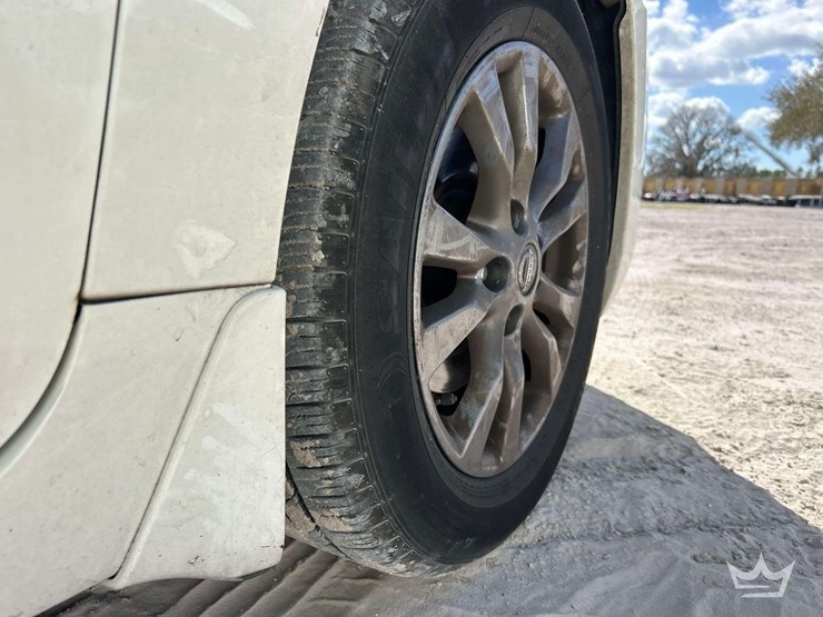 2015-nisan-altima-s-sedan-image-24