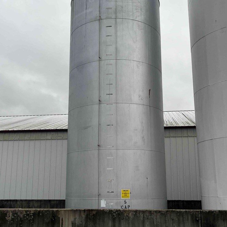 25,000 Gallon Steel Tank
