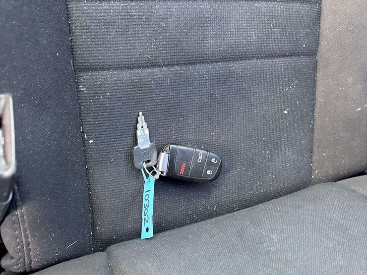 2017-dodge-charger-sedan-image-22