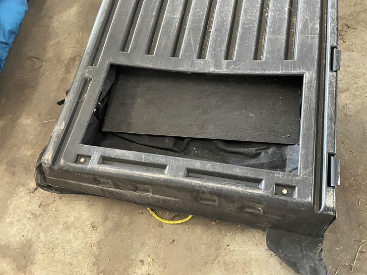 #7637-•-frabill-ice-fishing-shack-image-7