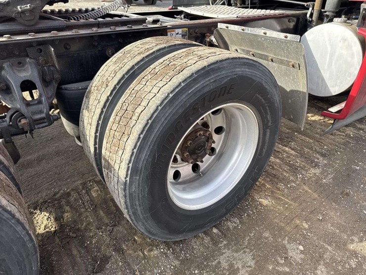 2019-kenworth-t680-image-12