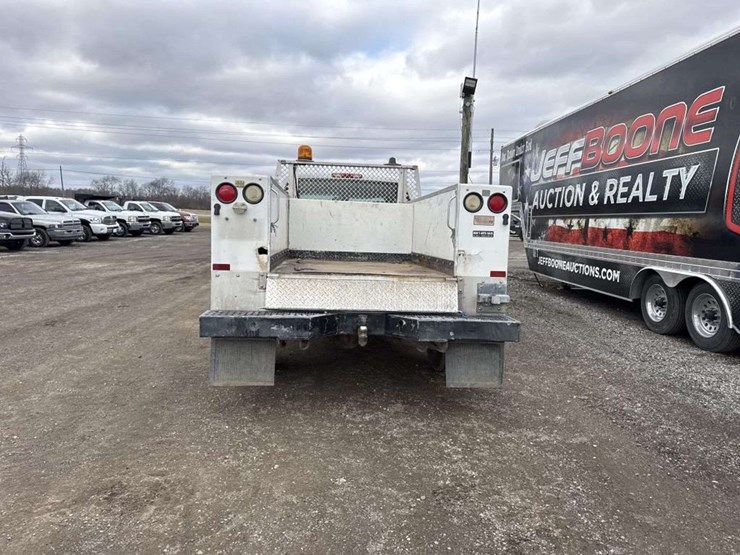 2005-gmc-sierra-2500-image-4