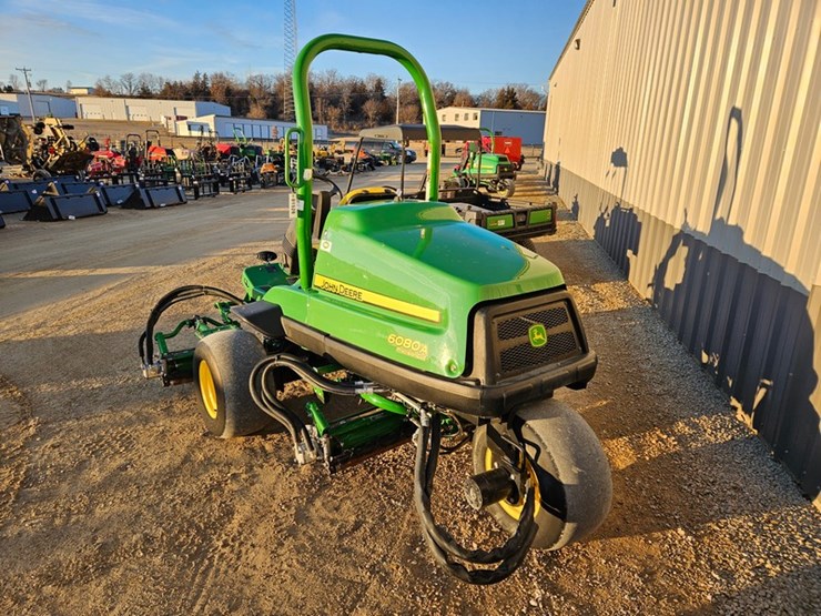 john-deere-6080a-image-3