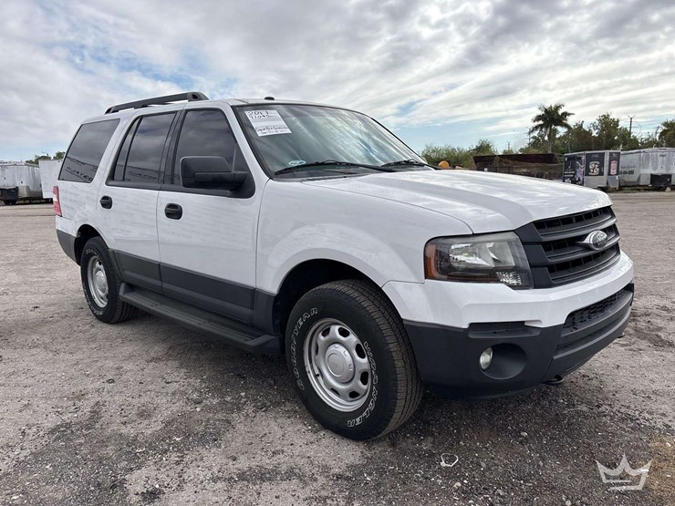 2017-ford-expedition-image-2