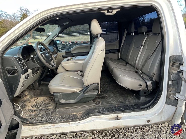 2020-ford-f150-xl-image-53