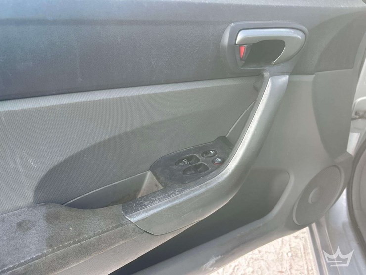 2011-honda-civic-coupe-image-11