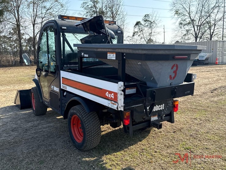 2004-bobcat-5600-toolcat-utv-image-4