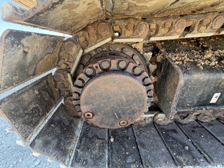 caterpillar-330gc-image-10