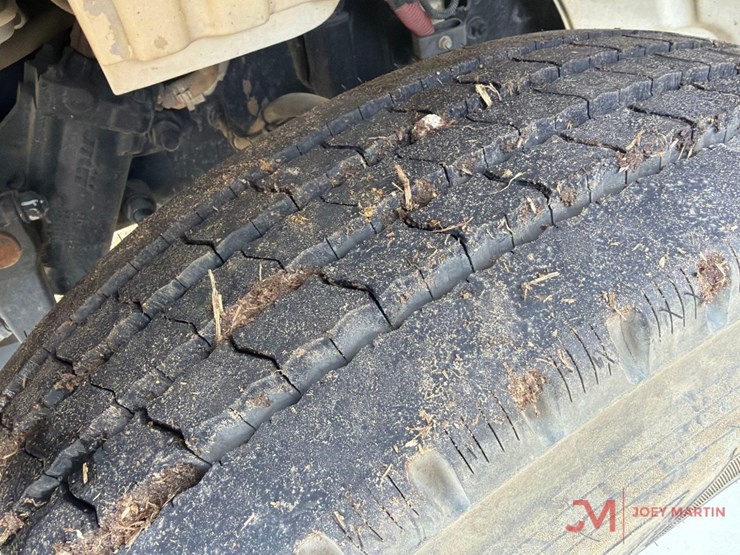 2018-freightlinerwater-truck-image-6