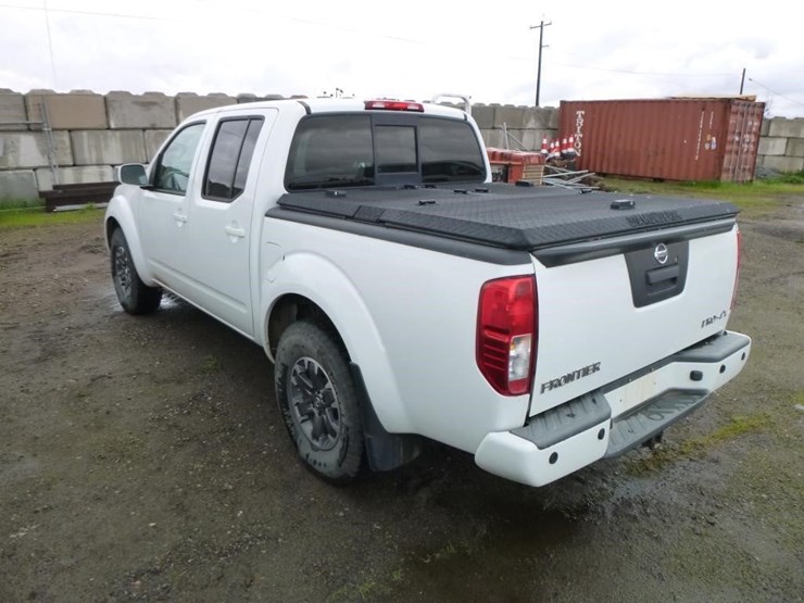 2016-nissan-frontier-image-4