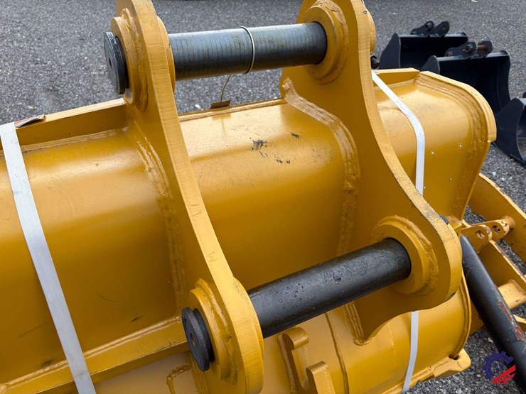 caterpillar-320-image-27