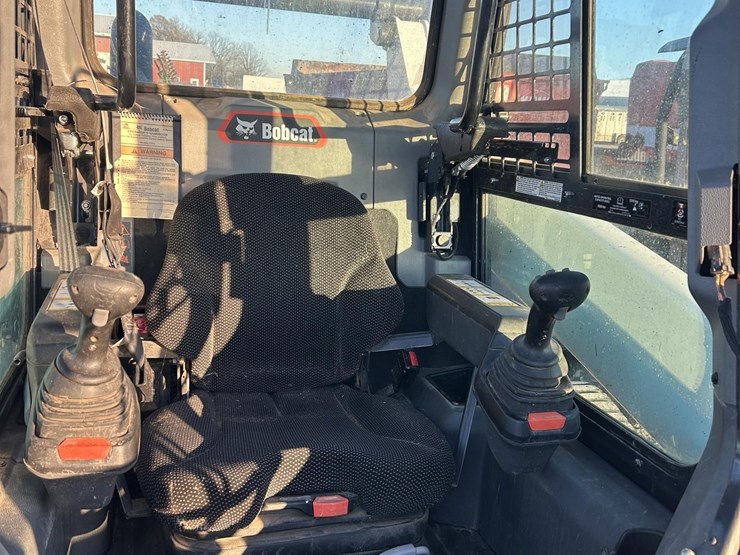 2022-bobcat-t76-image-9