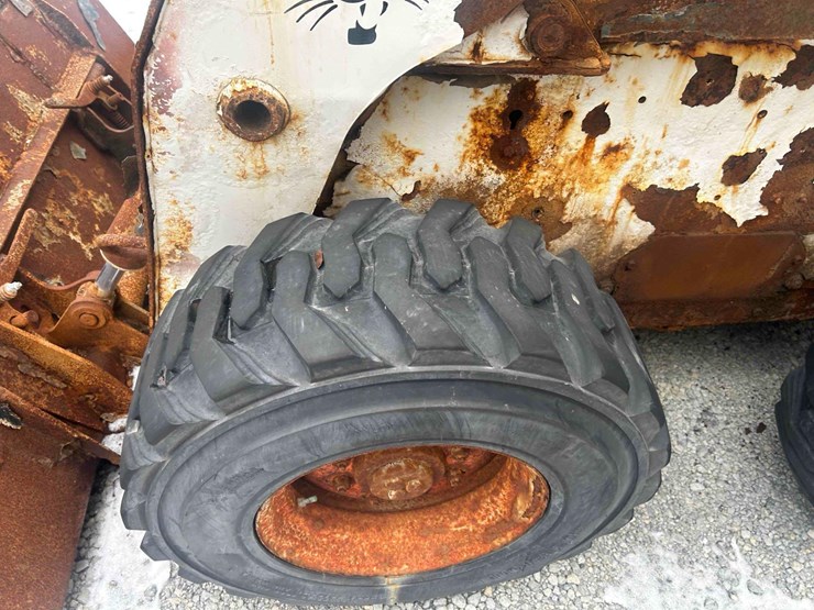 2007-bobcat-s300-image-8