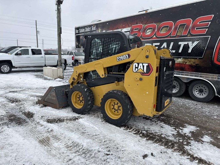 2023-caterpillar-226-image-2