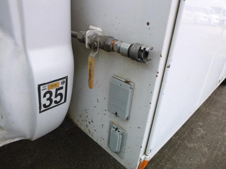 2013-ford-f550-image-31