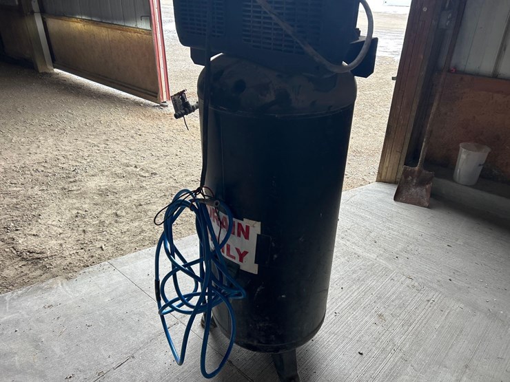 60-gal.-upright-air-compressor-image-7