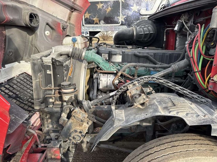 2007-volvo-vn-image-32