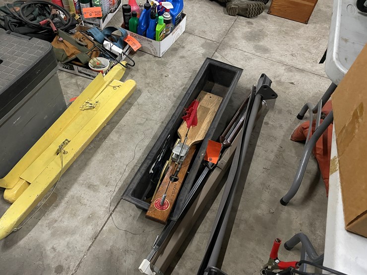 #7620-•-beaver-dam-tip-up-and-fish-board-image-8