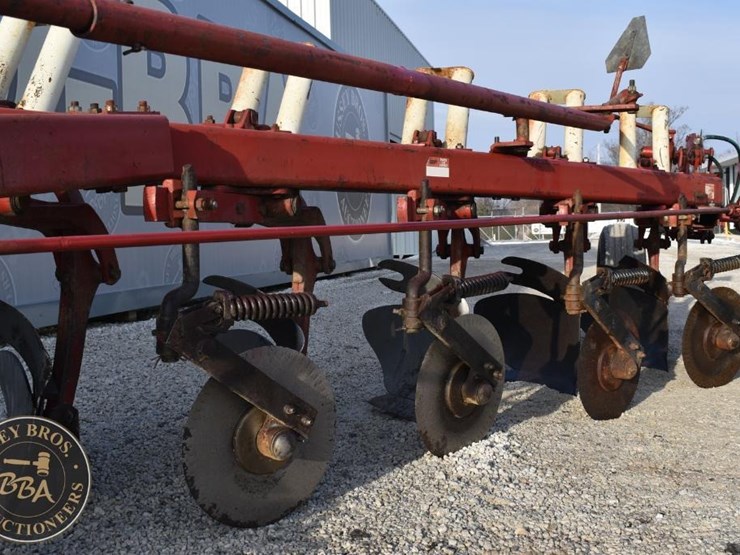 international-720-image-11