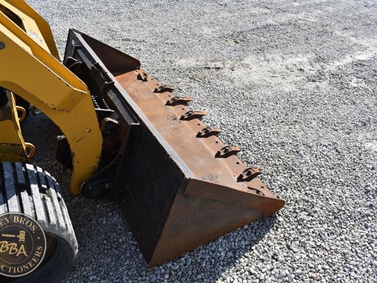 2022-caterpillar-259d3-image-23