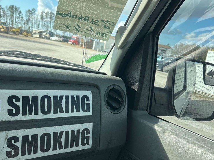 2011-ford-e350-image-19