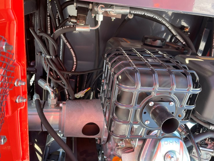 #5373-•-mx15rx-mini-excavator-image-13