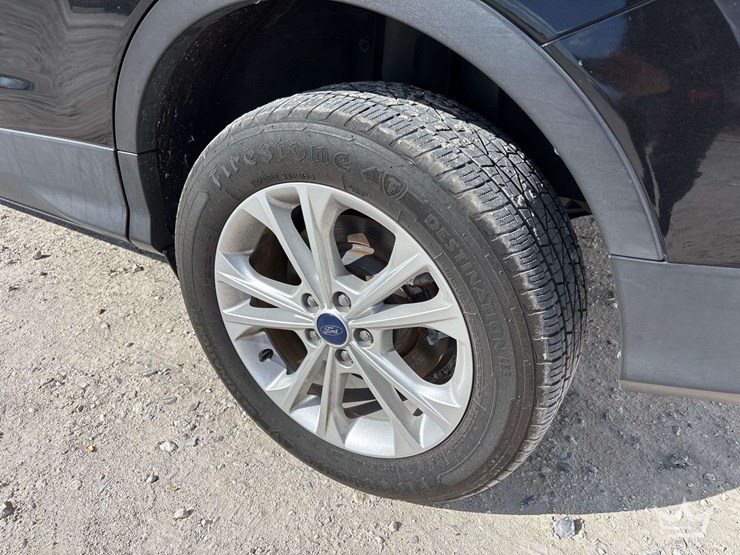 2017-ford-escape-image-30