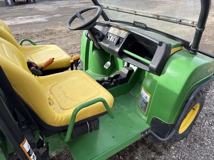 john-deere-gator-image-13