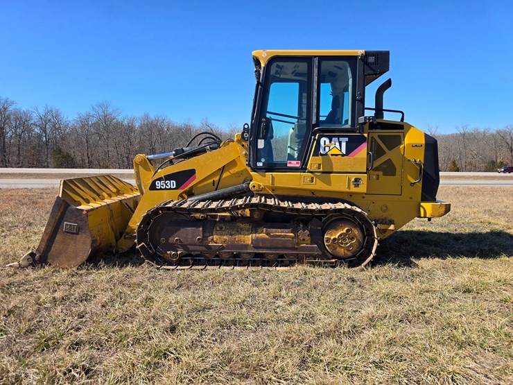 2015-caterpillar-953d-image-7