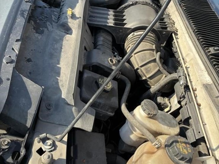 2010-ford-e350-image-6