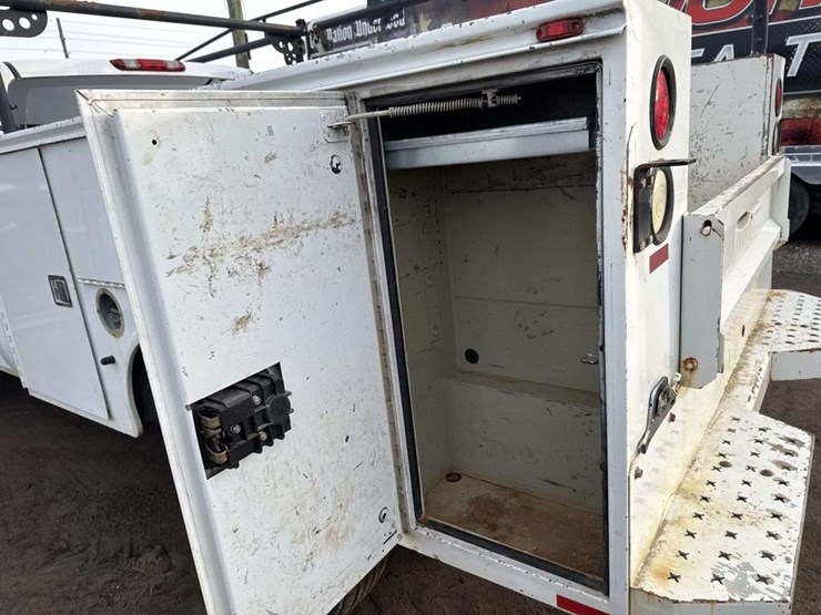 2013-chevrolet-2500-image-17