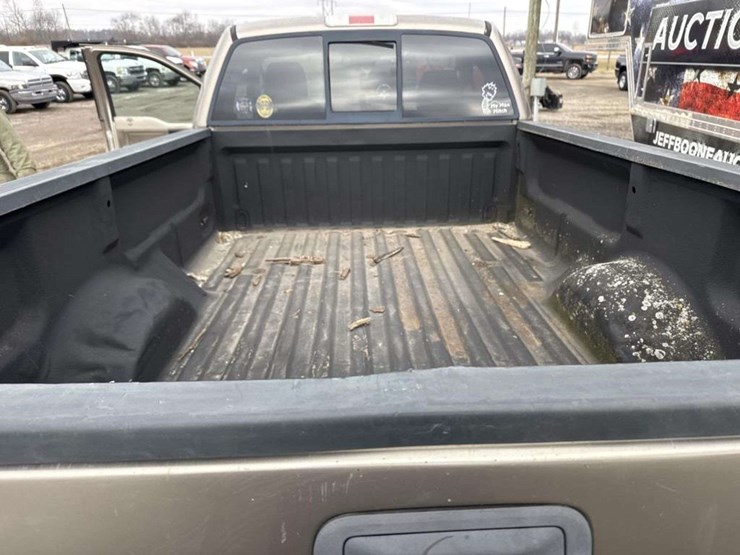 2004-ford-f150-xlt-image-13