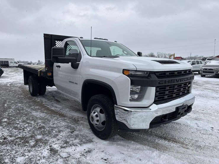 2022-chevrolet-silverado-3500-image-6