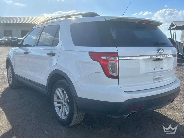 2015-ford-explorer-image-4