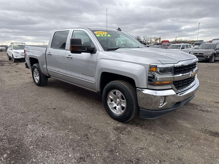 2017-chevrolet-silverado-1500-image-6
