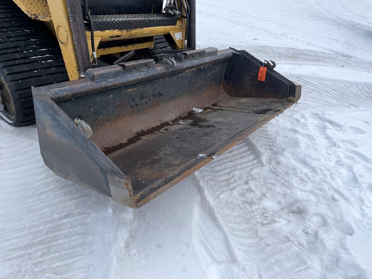 #7565-•-72"-bucket-image-1