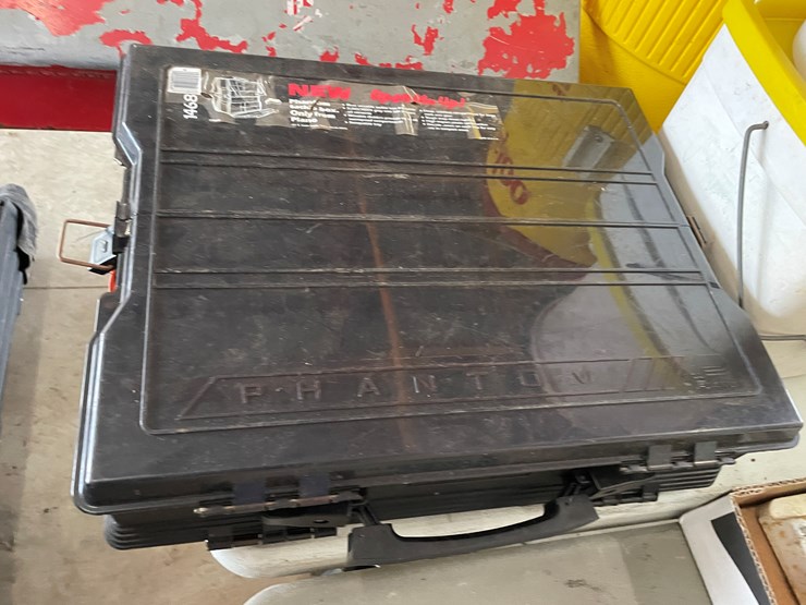 #7640-•-phantom-plano-tackle-box-image-4