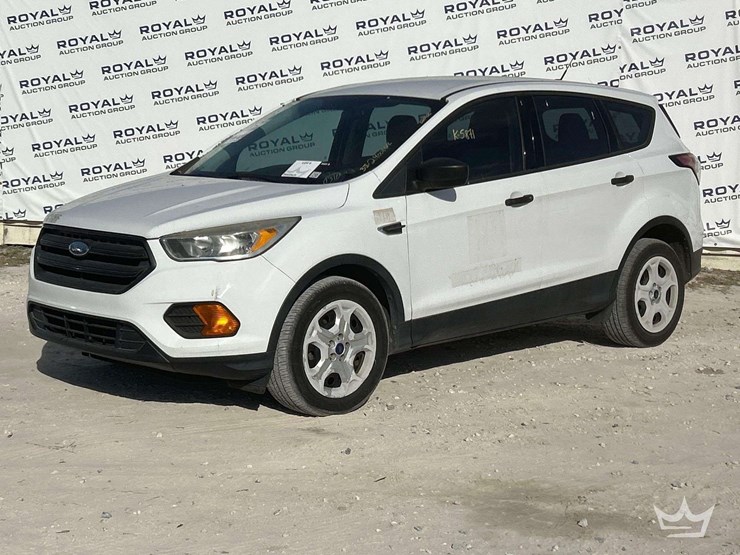 2017-ford-escape-image-1