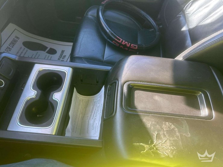 2015-gmc-1500-sierra-crew-cab-pickup-truck-image-20