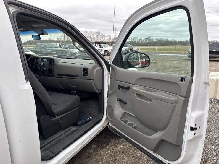 2012-chevrolet-1500-image-15