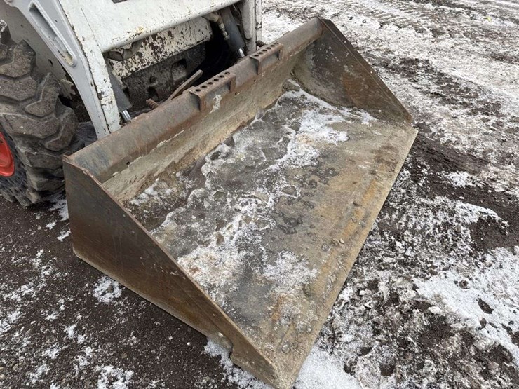 2011-bobcat-s175-image-11