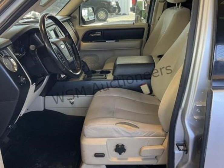 2015-ford-expedition-image-21