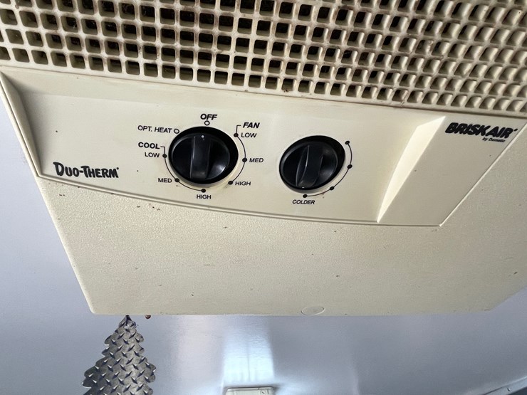 1999-united-expressline-image-36