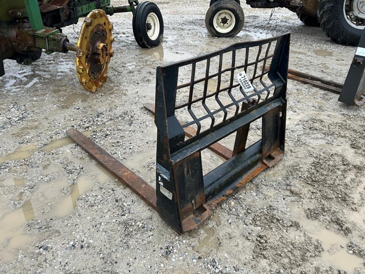 caterpillar-48”-skid-steer-pallet-forks-image-3