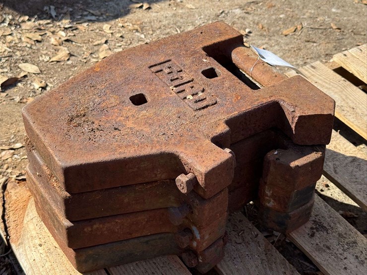 (4)-small-ford-suitcase-weights-image-2