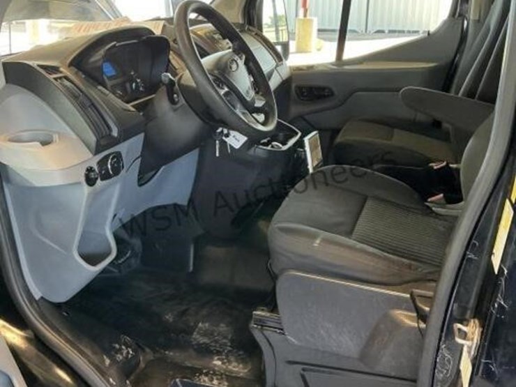 2019-ford-transit-image-24