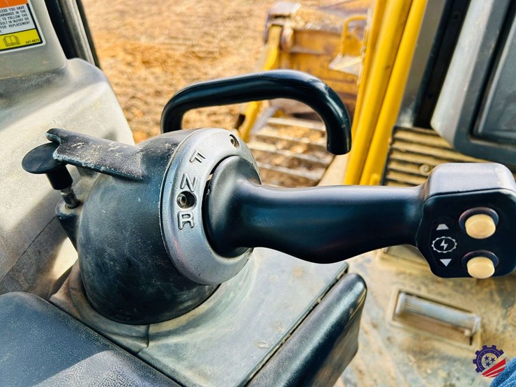 2005-caterpillar-d8t-image-78