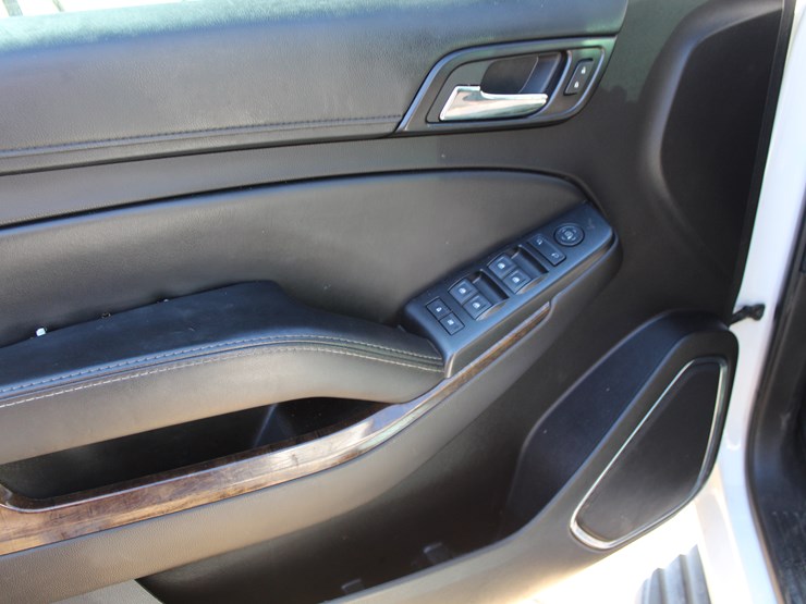 2016-chevrolet-tahoe-image-9