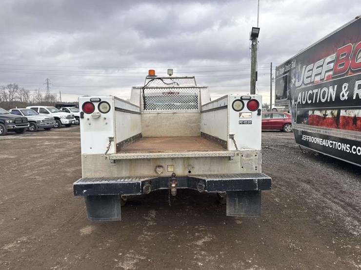 2003-gmc-k2500-image-4